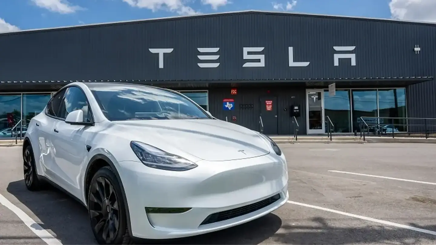 Tesla mất ngôi vị hãng xe điện lớn nhất thế giới